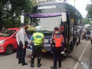 10 Bus AKAP di Jaktim Terjaring Razia Gabungan