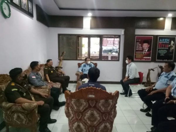 Lapas Kelas IIB Tondano,Koordinasi Dengan Kejari Minahasa, Terkait Perbaikan Jalan Komplek Rumdin Lapas