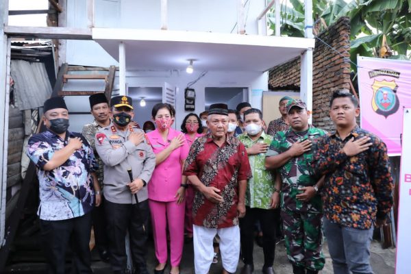 Kapolda Sumut Bantu Renovasi 17 Rumah Warga Semarak Bhayangkara