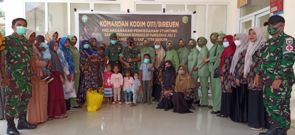 Dandim 0111/Bireuen Melaksanakan Pencegahan Stunting Dan Bagikan Sembako Kepada Masyarakat