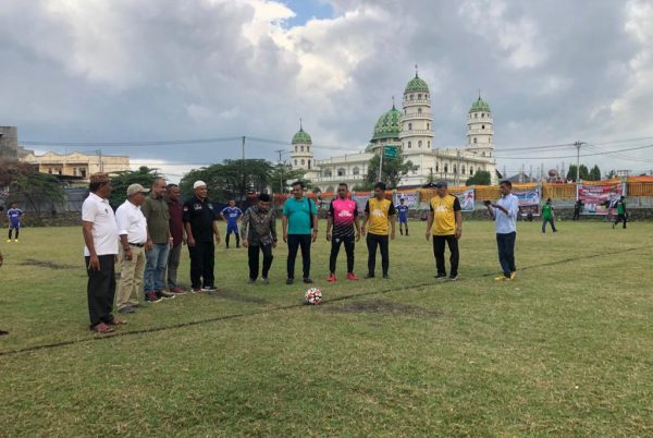 Haji Uma Resmi Buka Open Turnamen Sepak Bola Legend Se Provinsi Aceh di Pidie