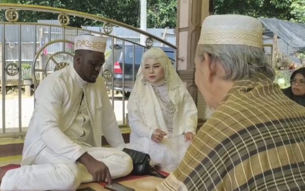 Viral di Medsos, Fatimah Zahara Nikah dengan Pria Afrika di Aceh
