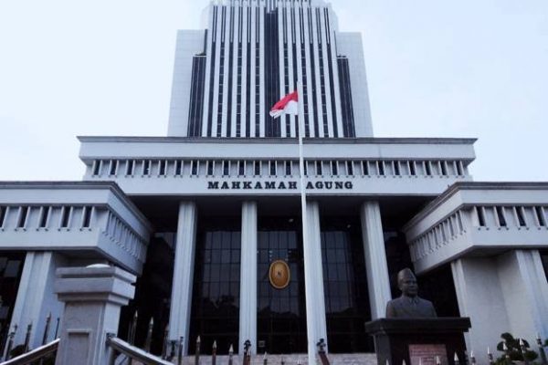 73 Pengadilan Naik Kelas