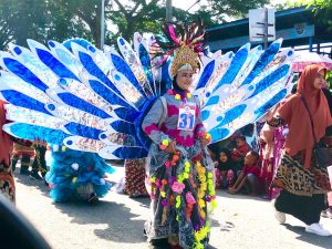 Ribuan Warga Saksikan Pawai Karnaval HUT RI ke 77 di Simpang Ulim