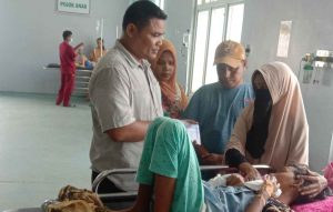 Senator Haji Uma Tanggung Biaya Pedamping Anak Yatim Penderita Tumor