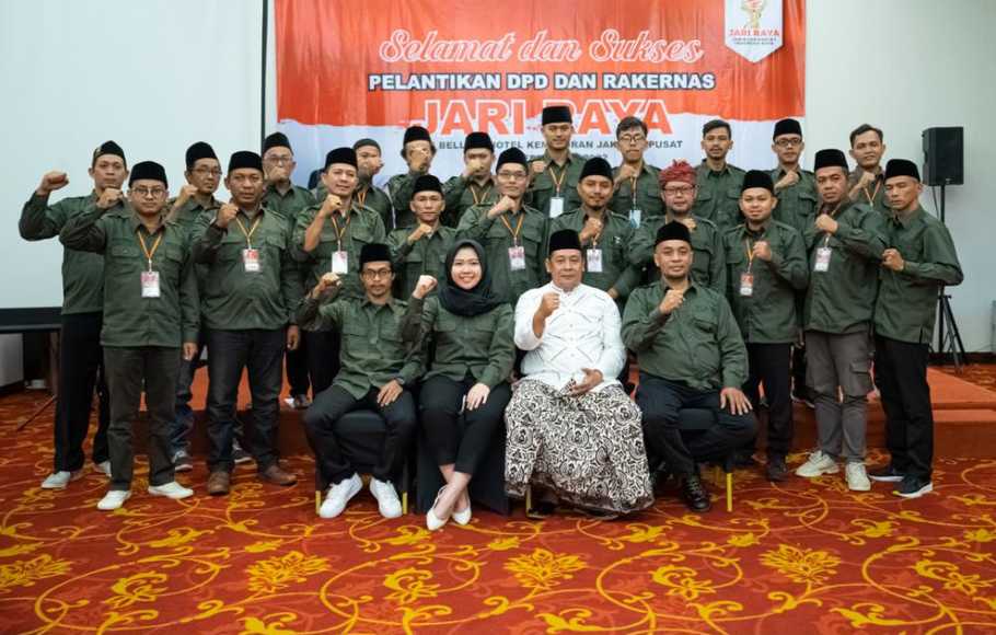 Prabowo dan jari raya