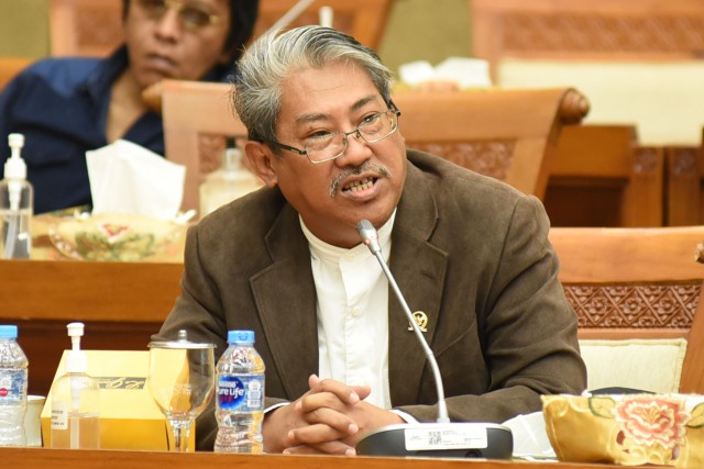 Pertanyakan Menteri BUMN