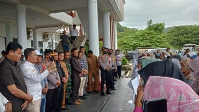 Ratusan Mantan Tenaga Honorer Bersatu Kepung DPRK Abdya