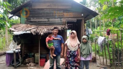 Kisah Pilu Satu Keluarga di Abdya Tinggal Digubuk Reot Beralaskan Tanah