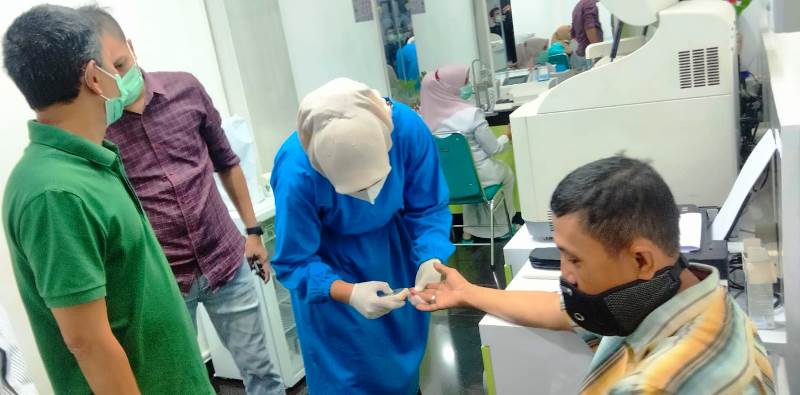 Buruh Kebersihan Diperiksa Kesehatan