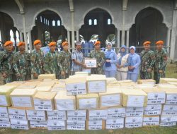 TNI AU Salurkan Sembako Untuk Korban Dampak Banjir di Aceh Utara