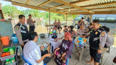 Urkes Subulussalam Beri Pengobatan Gratis untuk Korban Banjir