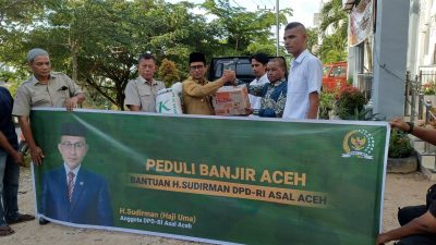 Haji Uma Salurkan Bantuan untuk Korban Banjir di Aceh Timur