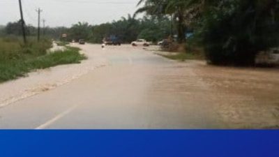 Banjir Rendam Jalan Nasional Subulussalam- Tapaktuan Di Desa Danau Teras