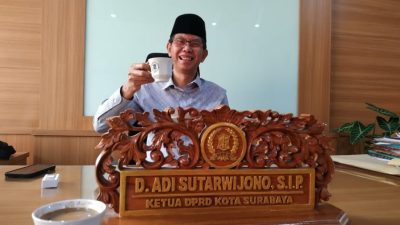 Ketua DPRD Kota Surabaya Minta Pemkot Tinjau Ulang Penempelan Stiker “Keluarga Miskin”