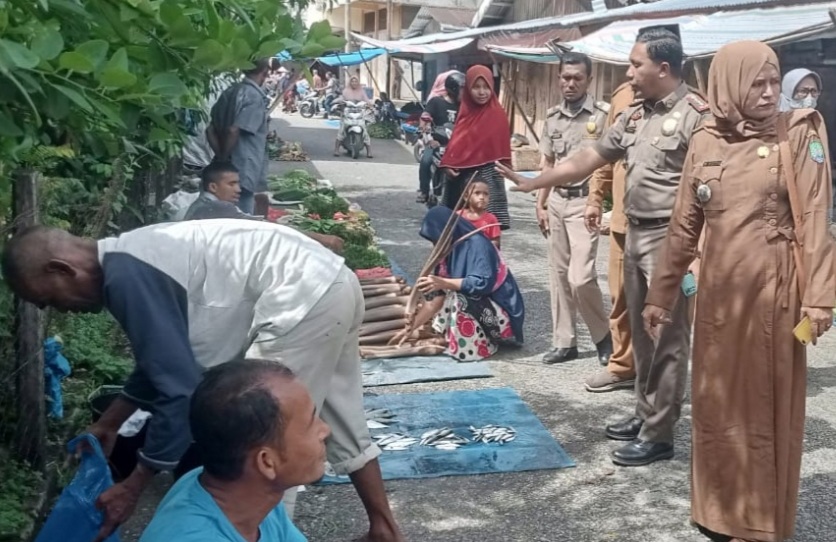 Membandel, Lapak Pedagang Ikan Liar Kembali di Tertibkan