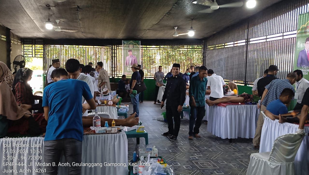 Anggota DPR-RI Fraksi PKB, H Ruslan Daud melaksanakan kegiatan khitan masal untuk ratusan anak yatim di Kabupaten Bireuen