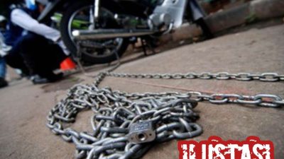 Parkir Sembarang Di Pasar Lambaro, Kendaraan Akan Digembok