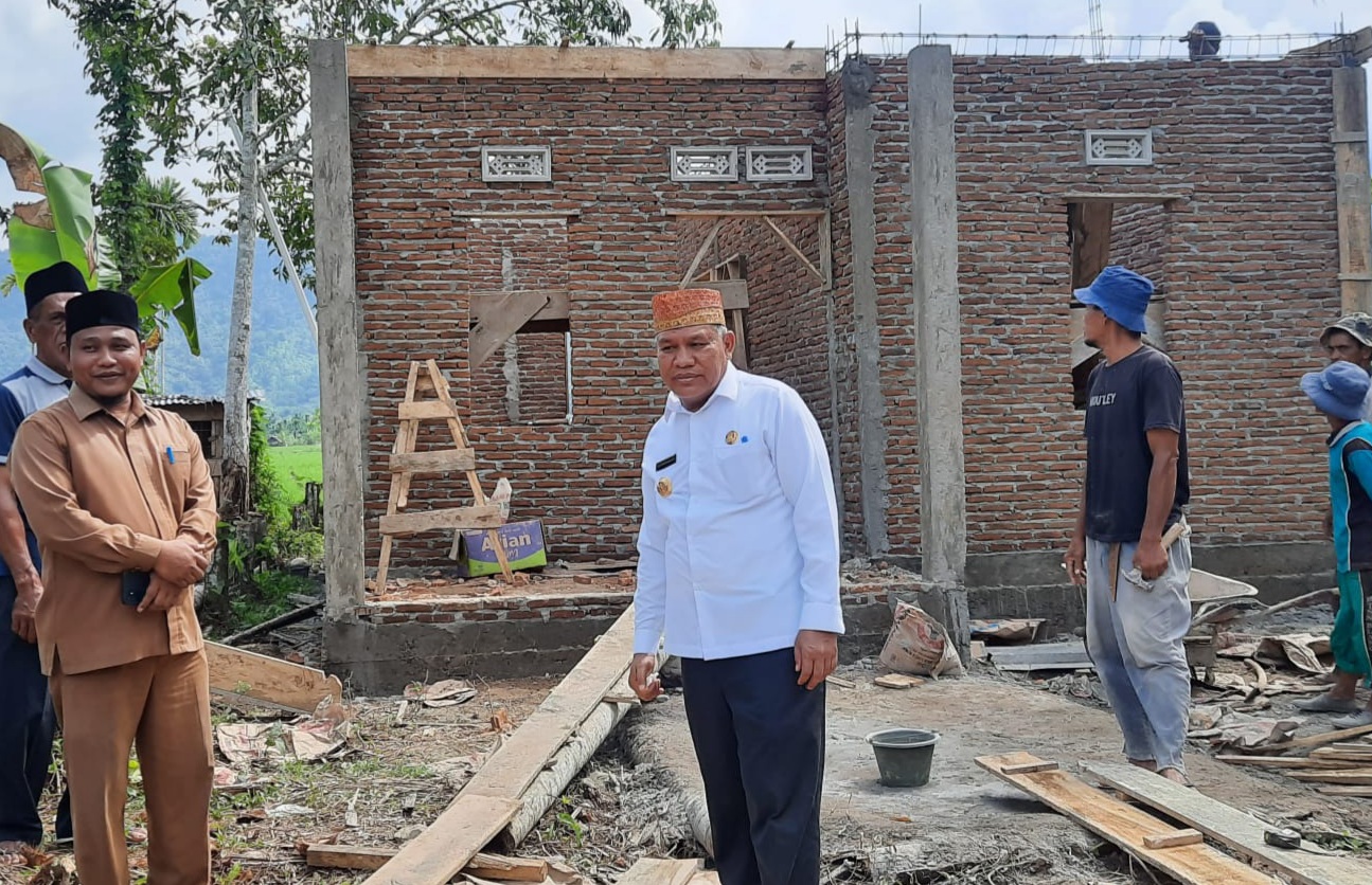 Darmansah Tinjau Proges Pembanguan Rumah Hafidz 30 Juz di Kuala Bate