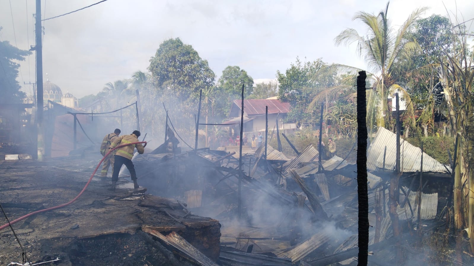 8 Kios Kayu Hangus Terbakar di Aceh Besar