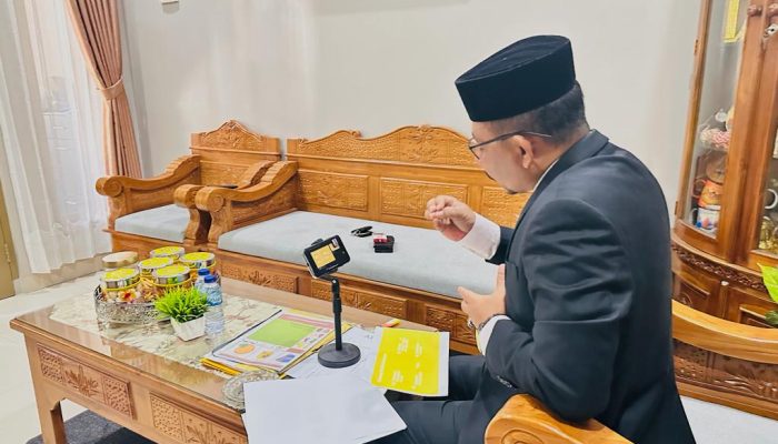 Haji Uma Menjadi Pemateri Analisa Politik Kontemporer di Indonesia