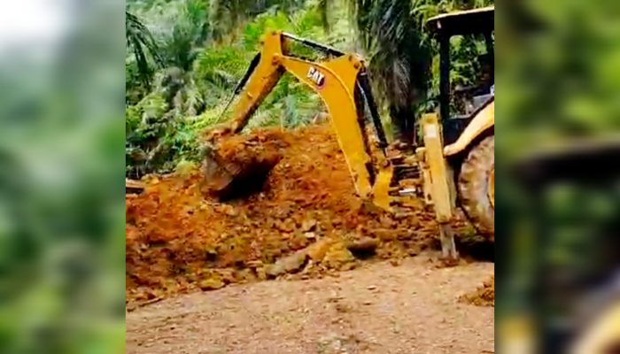 Diduga PT Laot Bangko Rusak Jalan Masyarakat di Subulussalam