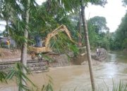 Pemasangan Bronjong di Protes: Warga Jangan Persempit Sungai Nanti Kami Yang Menderita