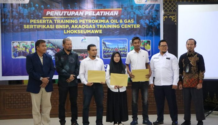 Pelatihan AKAOGAS Batch II Ditutup, Peserta Binaan Perta Arun Gas Terima Sertifikat