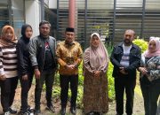 Haji Uma Sambut Ibunda Imam Masykur Mencari Keadilan ke Jakarta