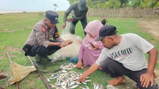 Sebagai Polisi lingkungan di tingkat Rukun Warga (RW) / Dusun Polsek Darul Aman Polres Aceh Timur, Bripka Roelly Nasrul, S.H. bergerak aktif dalam upaya meningkatkan keamanan dan ketertiban lingkungan.