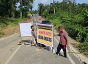 Ruas Jalan Amblas, Bhabinkamtibmas Polsek Ranto Peureulak Polres Aceh Timur Pasang Rambu