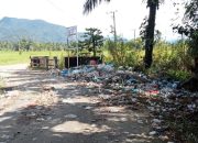 Oknum Warga di Kuala Batee Masih Doyan Buang Sampah di Kampung Orang