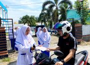 Gejolakkan Pemilu Damai, Mahasiswi Kebidanan di Subulussalam Sebar Brosur