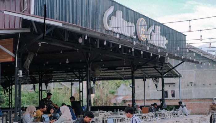Warung Kopi, Tempat Berbagi Cerita dan Kenangan