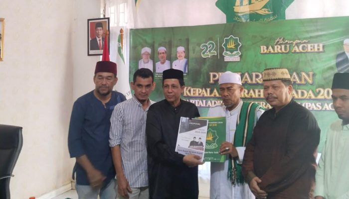 Paslon Nektu Amad Leumbeng Daftar Calon Bupati Melalui PAS Aceh