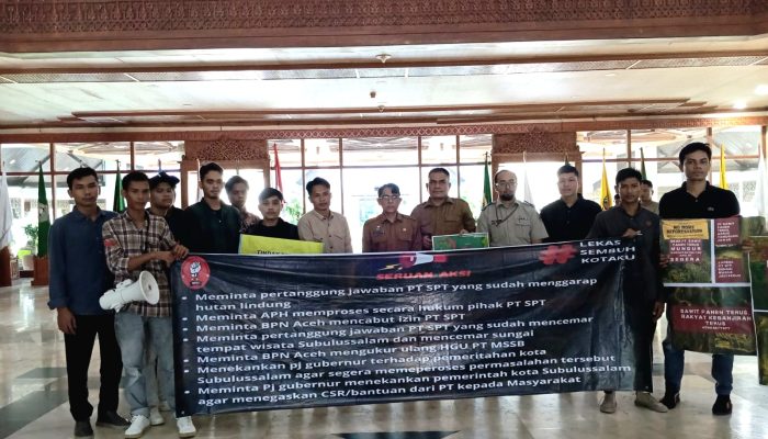 Aksi di Kantor Gubernur Aceh, Ini Tuntutan AMPeS Terkait PT SPT