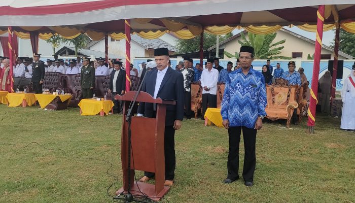 Wakil Ketua DPRK Aceh Timur Baca Teks Proklamasi di Upacara HUT Ke-79 RI