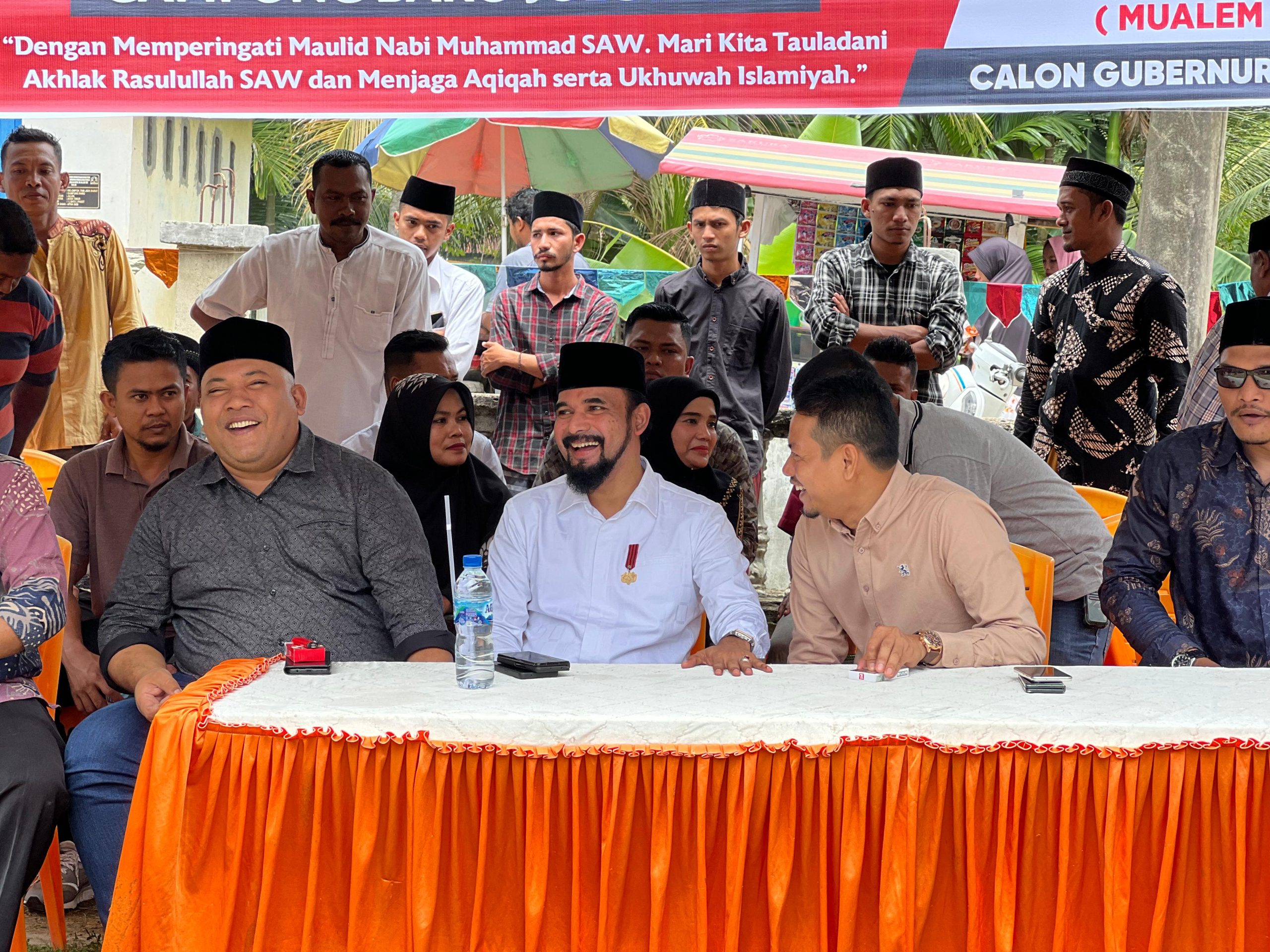 Paslon Alfarlky-Zainal (Azan) tampak sangat antusias disambut warga setempat