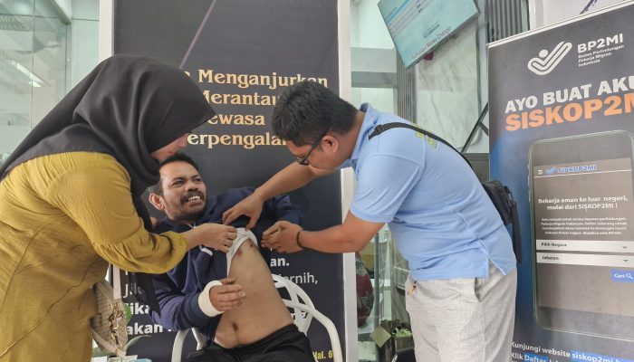 Jatuh dari Pohon Kelapa di Malaysia, Warga Aceh Utara Dipulangkan Dengan Kondisi Patah Tulang