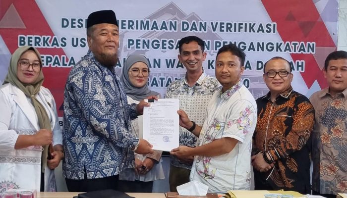 DPRK Aceh Tengah Serahkan Berkas Pengesahan Bupati Aceh Tengah Ke Kantor Gubernur Aceh