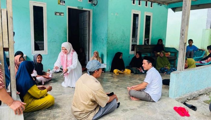 Salehati serahkan Zakat di beberapa Kampong se Kota Subulussalam