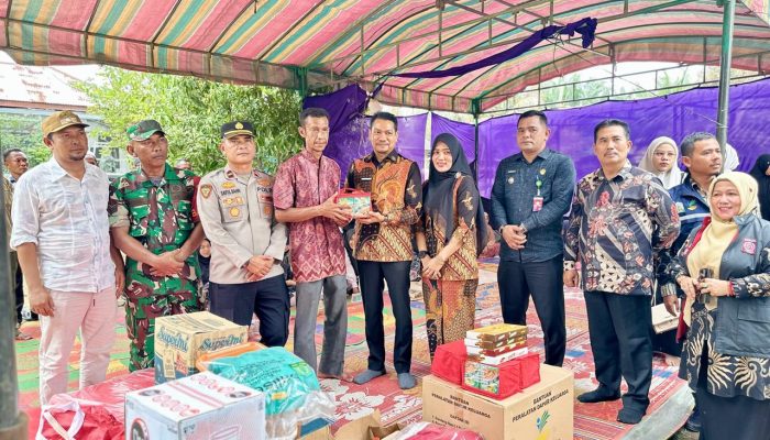 Wabup Aceh Timur Kunjungi Korban Kebakaran di Pante Bidari