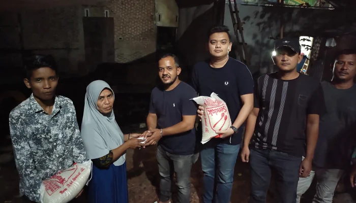 Khadir Abubakar Instruksikan Relawan Sayuti Center Salurkan Bantuan Masa Panik kepada Korban Kebakaran di Panggoi
