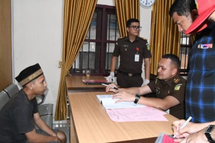 Polres Aceh Timur Serahkan Tersangka Pembunuhan Kurir ke Jaksa
