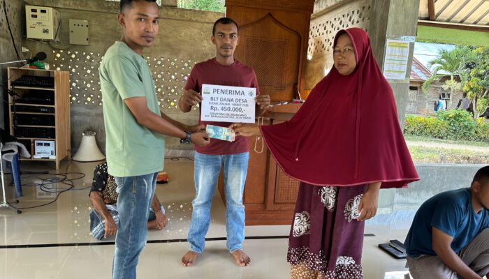 Pemerintah Gampong Beurandang Realisasikan BLT Dana Desa bagi Warga Kurang Mampu